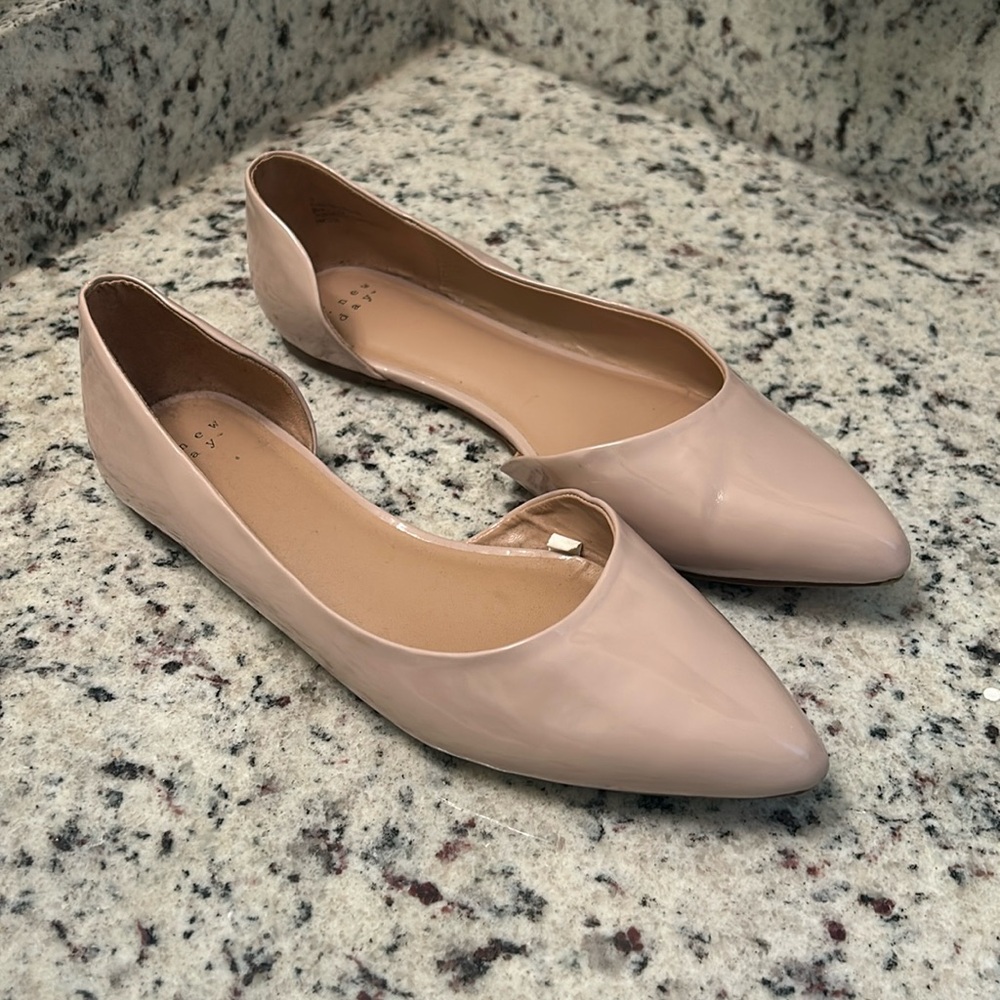 Nude flats